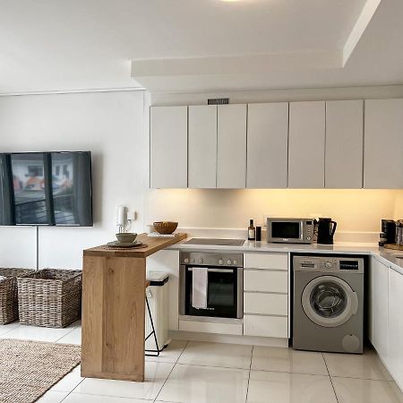Luxury 1Br Green Point - Walk To Sea Point Promenade! Rooftop Pool, Secure Parking Cape Town Exterior photo